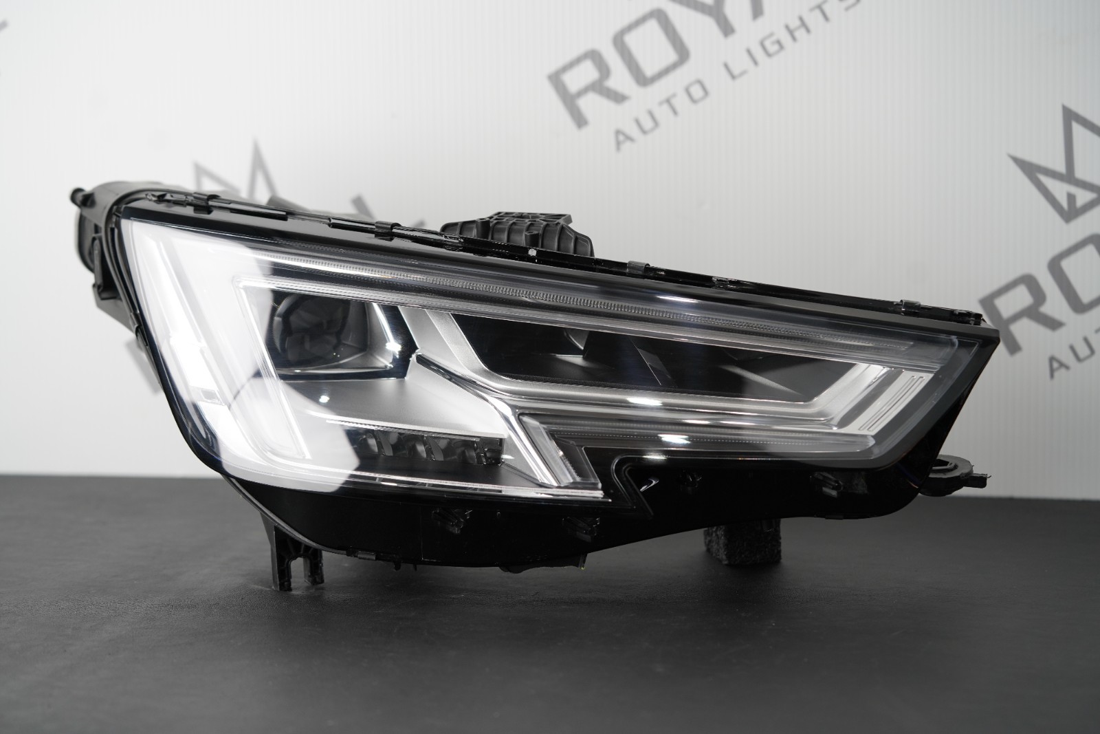PERFECT 2017-2019 AUDI A4 S4 RIGHT RH PASSENGER SIDE HEADLIGHT OEM LED B PERFECT 2017-2019 AUDI A4 S4 RIGHT RH PASSENGER SIDE HEADLIGHT OEM LED B