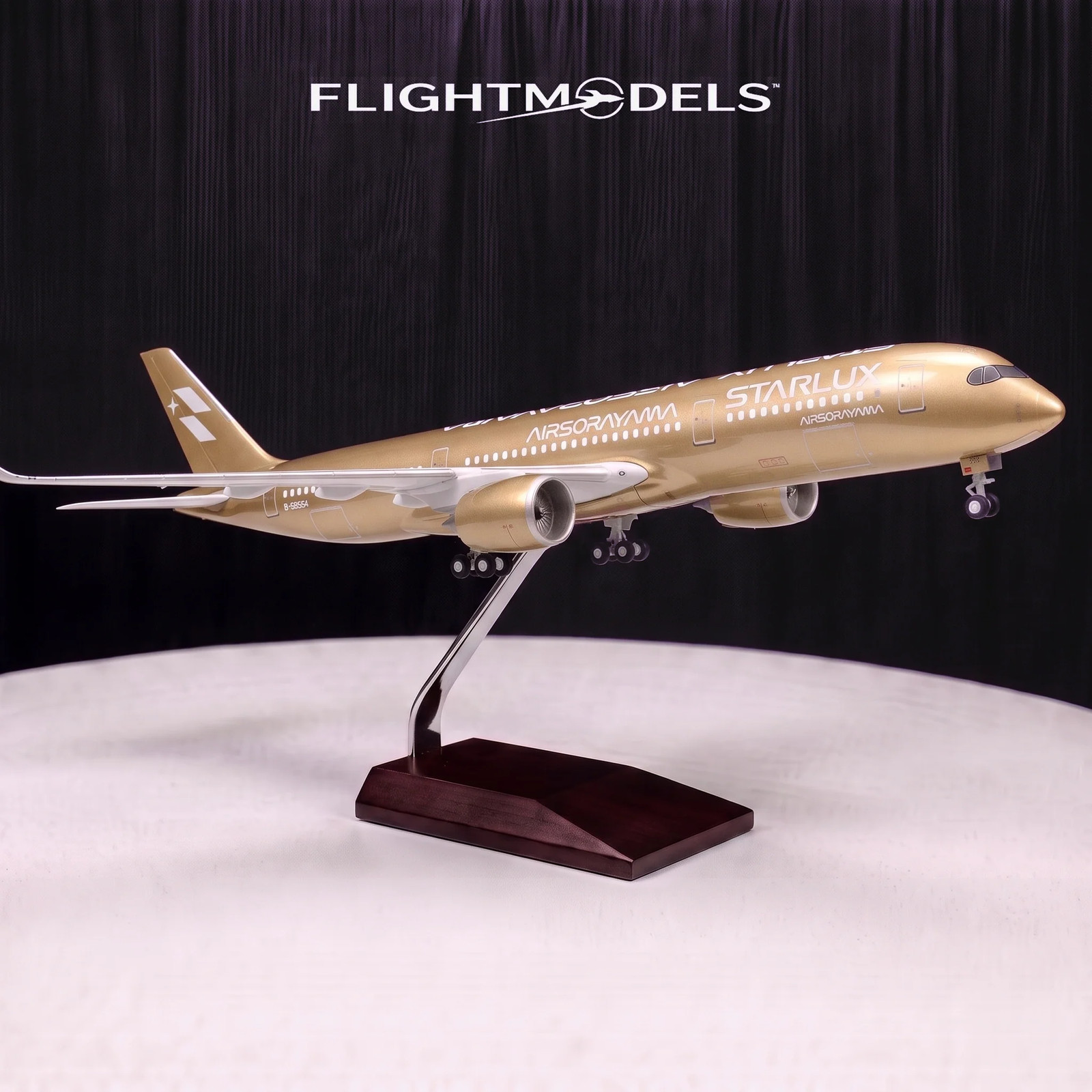 Airbus A350-1000 STARLUX Gold Diecast Model Plane 47cm 19 Inch Display Aircraft Airbus A350-1000 STARLUX Gold Diecast Model Plane 47cm 19 Inch Display Aircraft