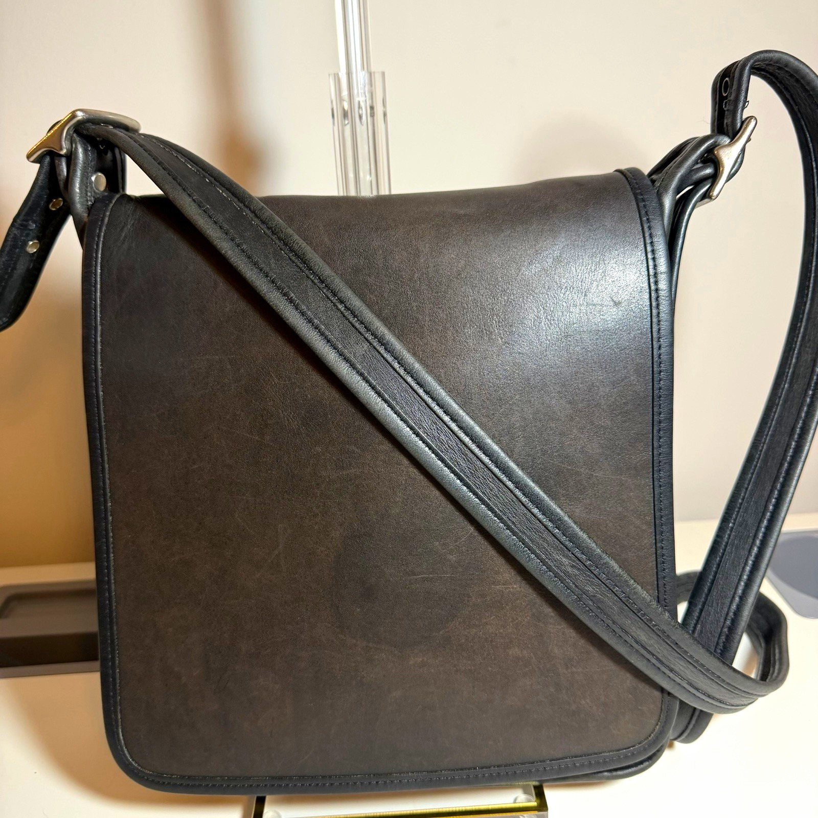 Vintage Coach Black Leather Crossbody Bag 9144 Vintage Coach Black Leather Crossbody Bag 9144