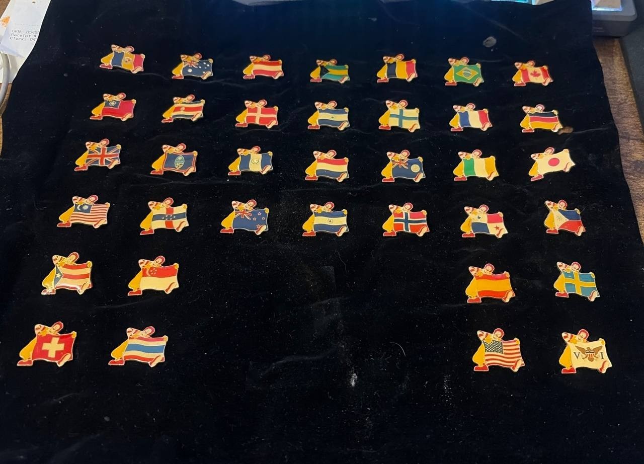 Vintage 1985 McDonald\'s 30th Birthday World Flags Lapel Pins