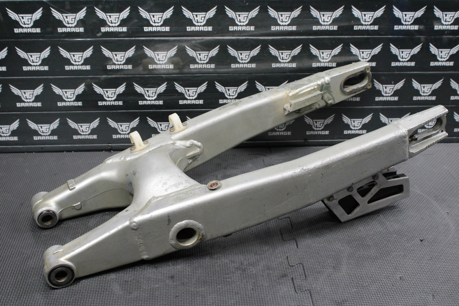2005 Suzuki RMZ250 OEM Swingarm Swing Arm Suspension KK330-01005-7CE
