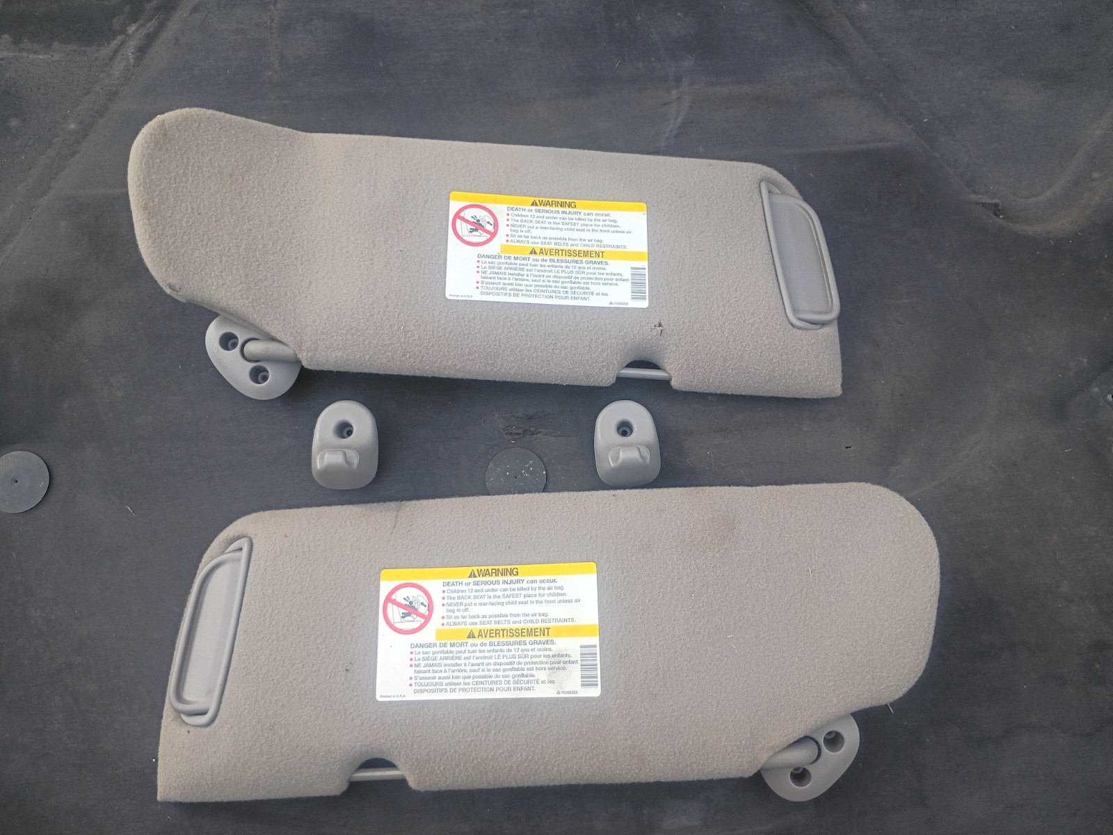 99-06 Chevy GMC Silverado Sierra Sun Visor Set OEM