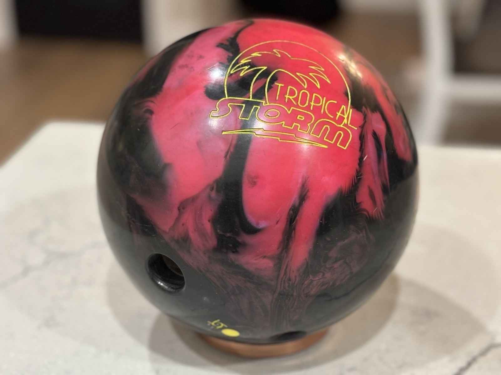 Storm Tropical Storm Black Pink Pearl 12 lb Bowling Ball Reactive Vintage 2006