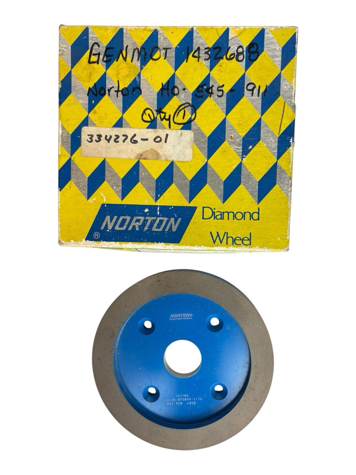 Vintage Norton Diamond Wheel- 6”- 3/4” thick- 1-1/4” Bore- 120 Grit Original Box Vintage Norton Diamond Wheel- 6”- 3/4” thick- 1-1/4” Bore- 120 Grit Original Box