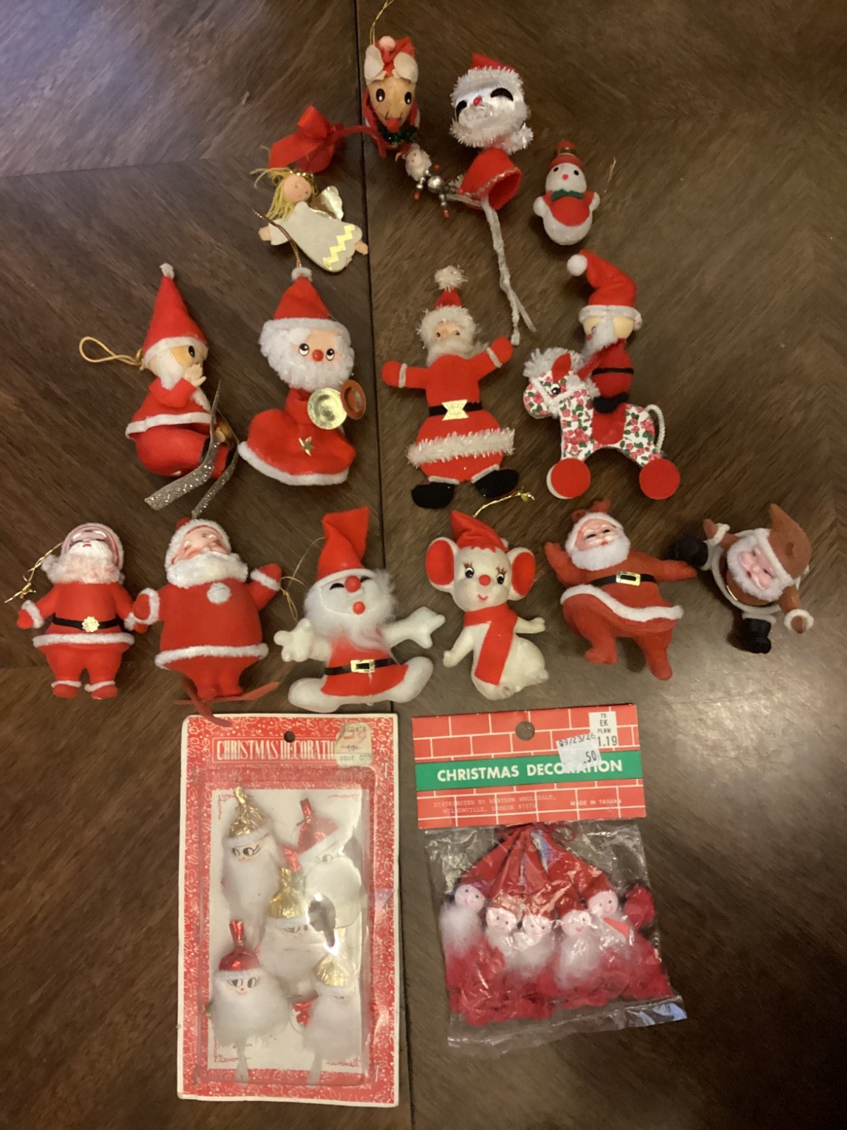 Santa figurines vtg lot plastic felt & polystyrene 