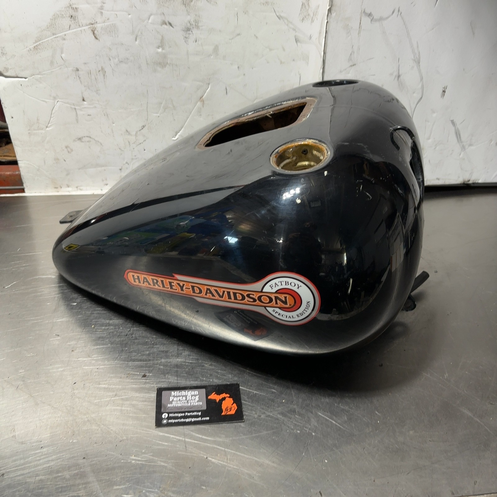 01-07 Harley Softail OEM EFI Fuel Tank Reservoir Black Scratched