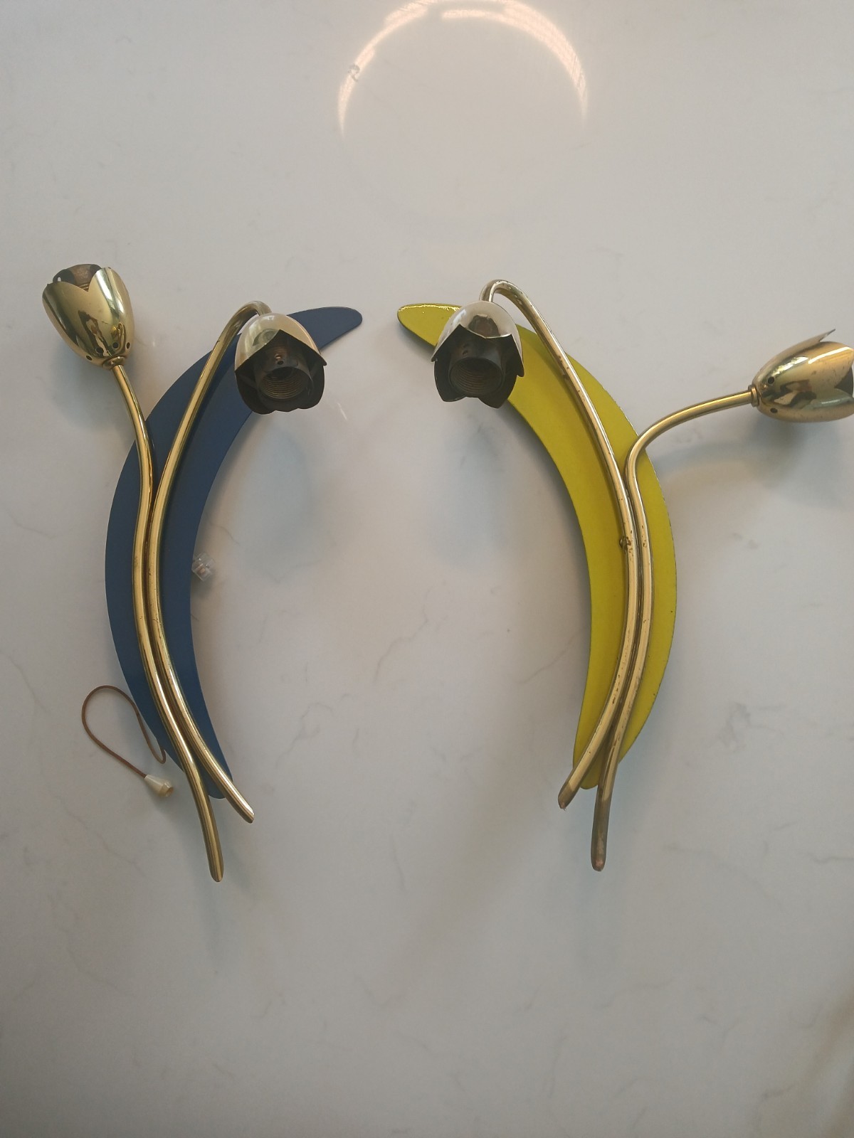 A lovely pair of Italian 1950s wall lights.
