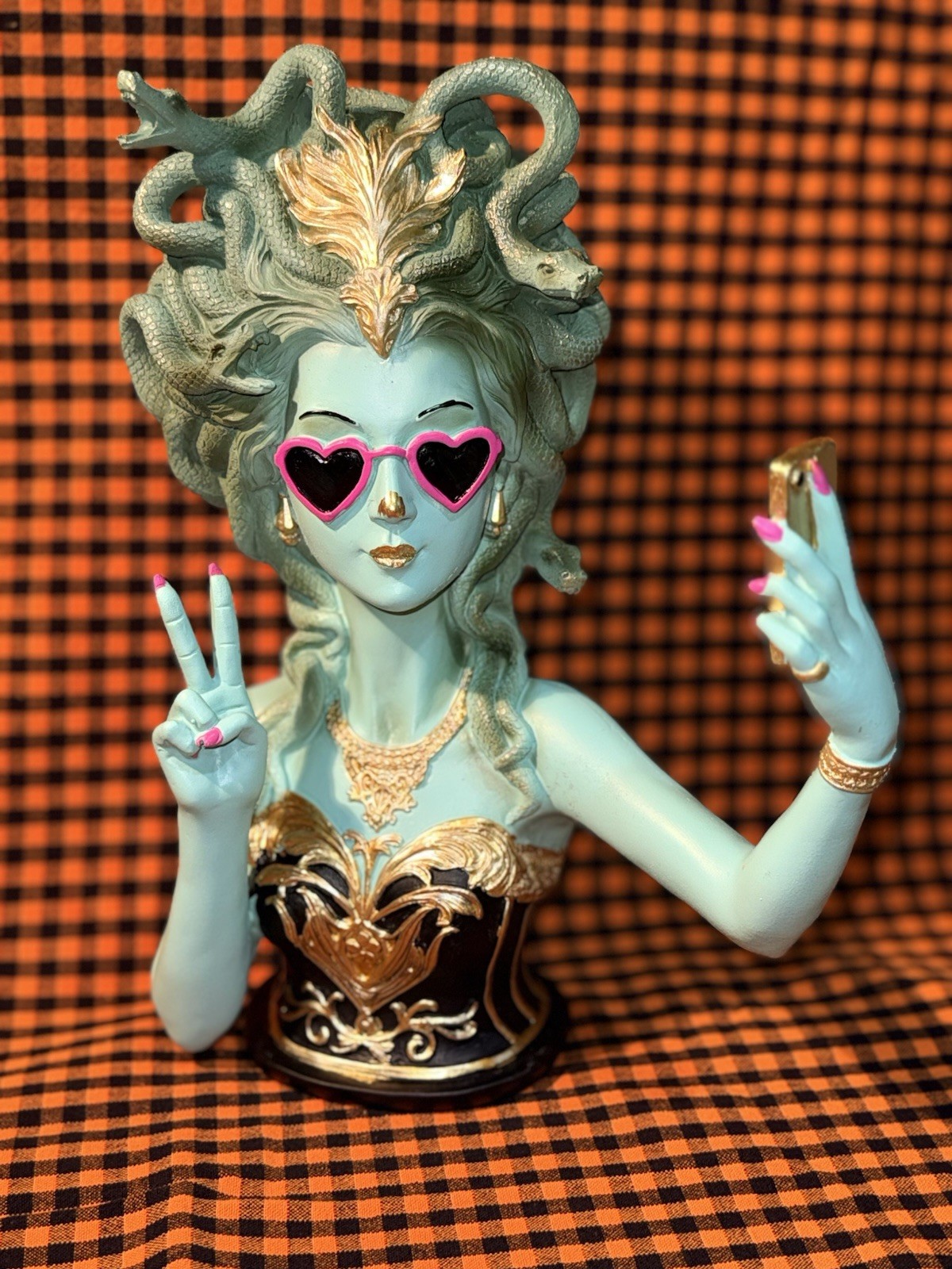 Ghoulish Snake Hair “MEDUSA” Peace Sign & Sunglasses Selfie 12” Halloween Statue Ghoulish Snake Hair “MEDUSA” Peace Sign & Sunglasses Selfie 12” Halloween Statue