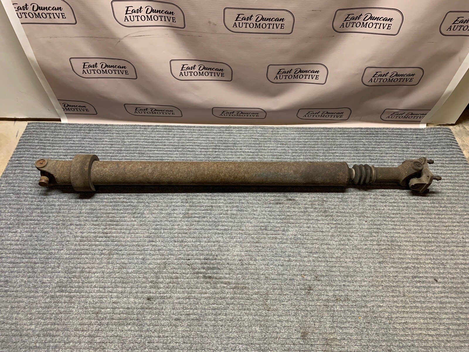 99-02 Ford F250 F350 ZF6 Manual ECSB 4WD 142”WB Rear Driveshaft Drive Shaft OE