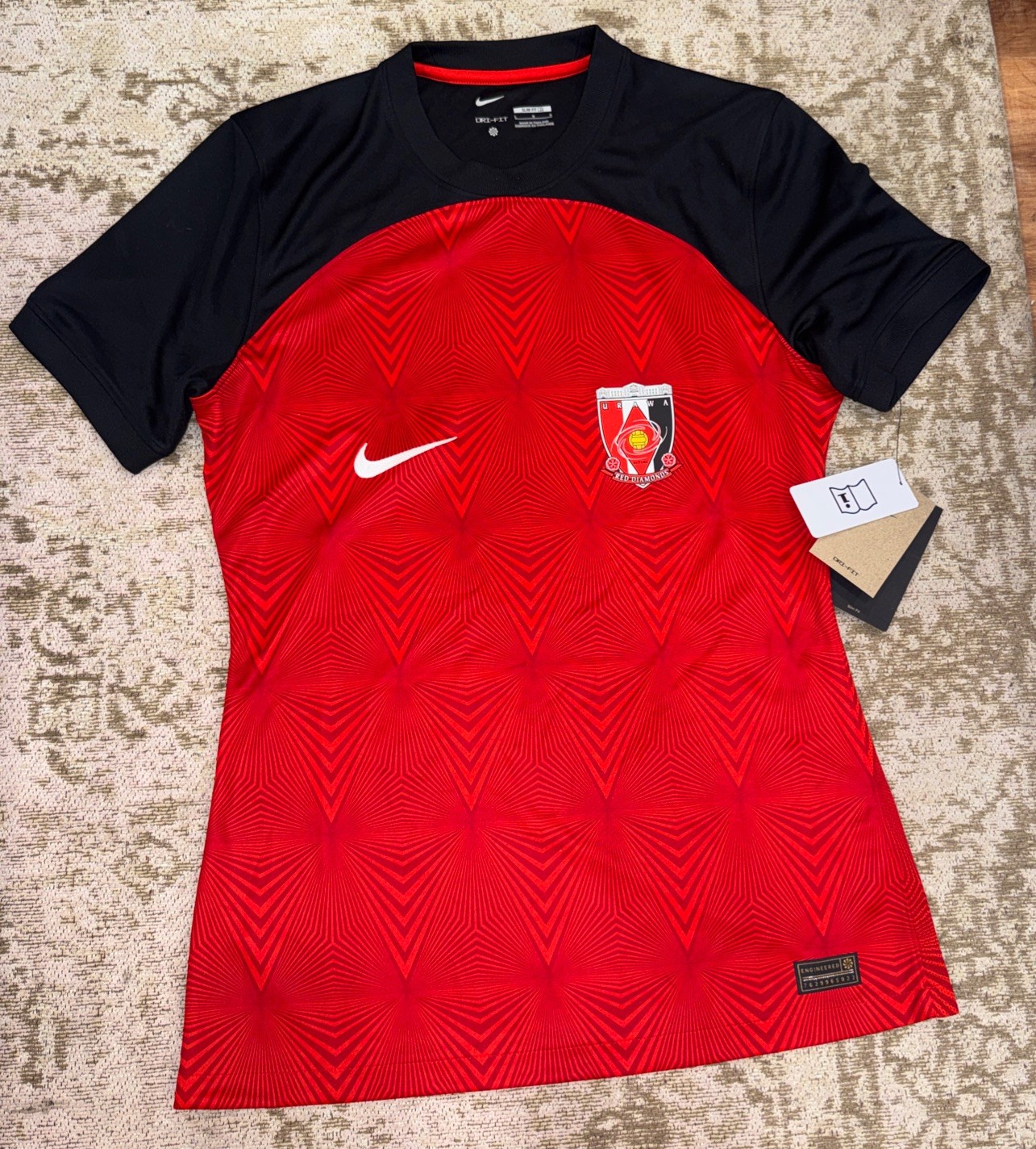 NWT Nike Mens Urawa Japan Red Diamonds Soccer 2021/2022 Home Jersey Size L NWT Nike Mens Urawa Japan Red Diamonds Soccer 2021/2022 Home Jersey Size L