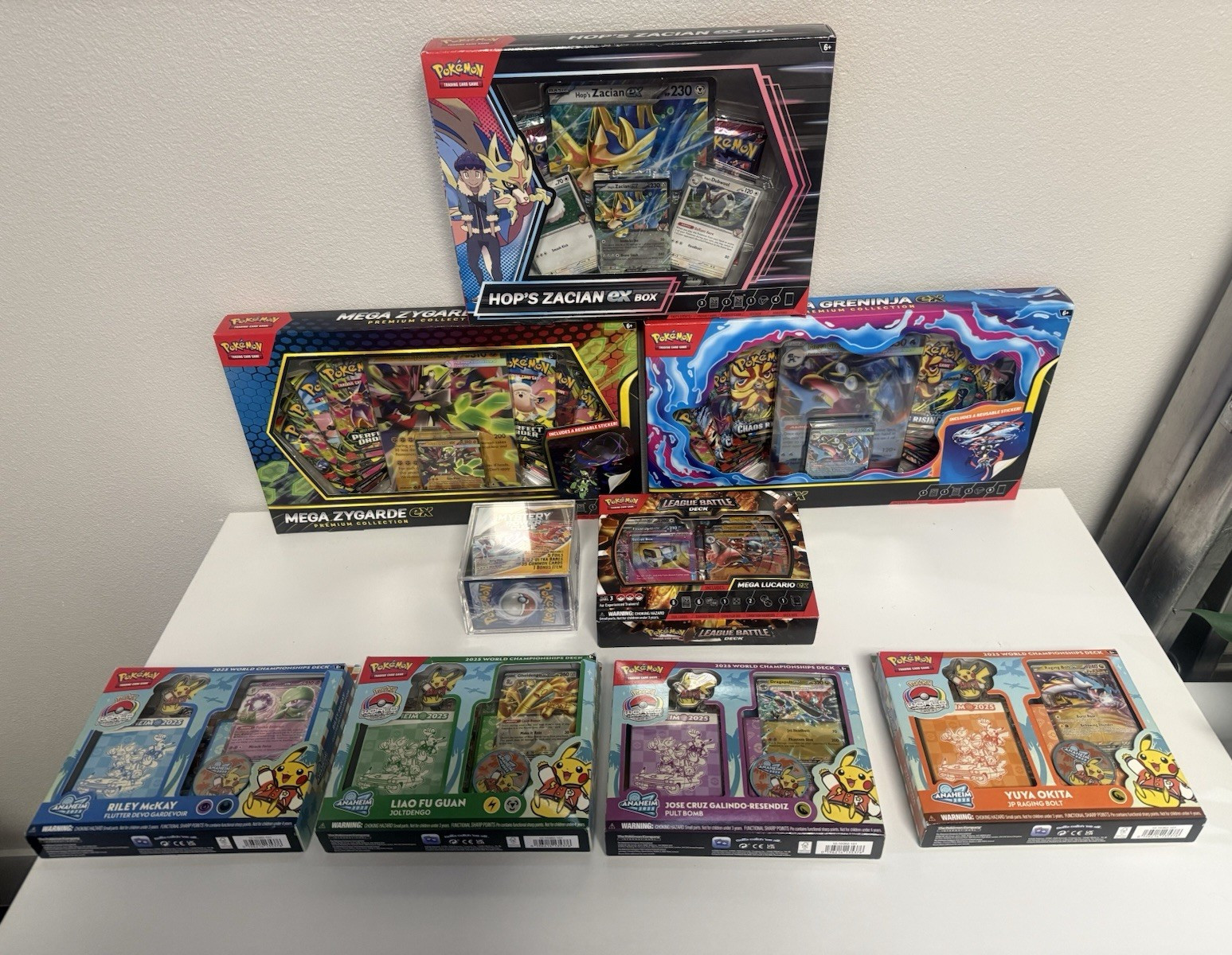 Pokémon Lot Hop’s Ziacan, Megq Zygarde, Mega Greninja, mystery cube Pokémon Lot Hop’s Ziacan, Megq Zygarde, Mega Greninja, mystery cube