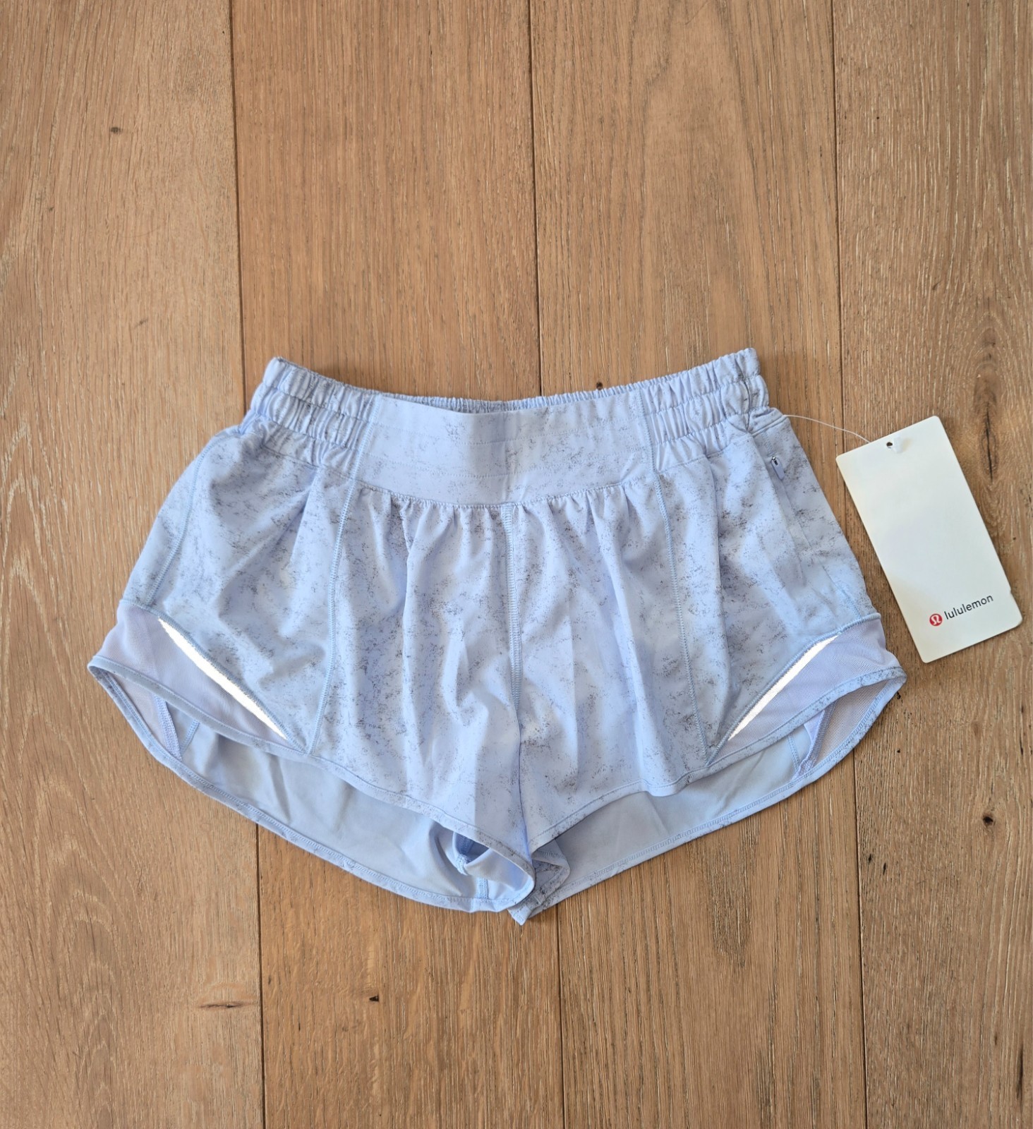 Lululemon Hotty Hot LR Short 2.5\ Lululemon Hotty Hot LR Short 2.5\