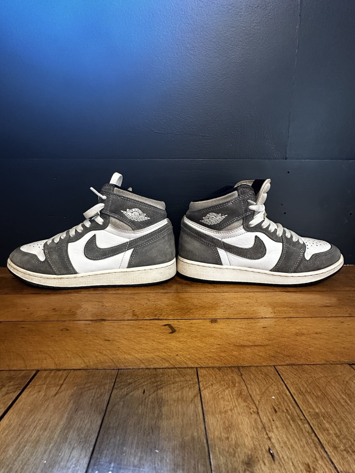 Nike Air Jordan 1 Men\'s High Top Lace Up Sneakers Gray/White/Black Nike Air Jordan 1 Men\'s High Top Lace Up Sneakers Gray/White/Black