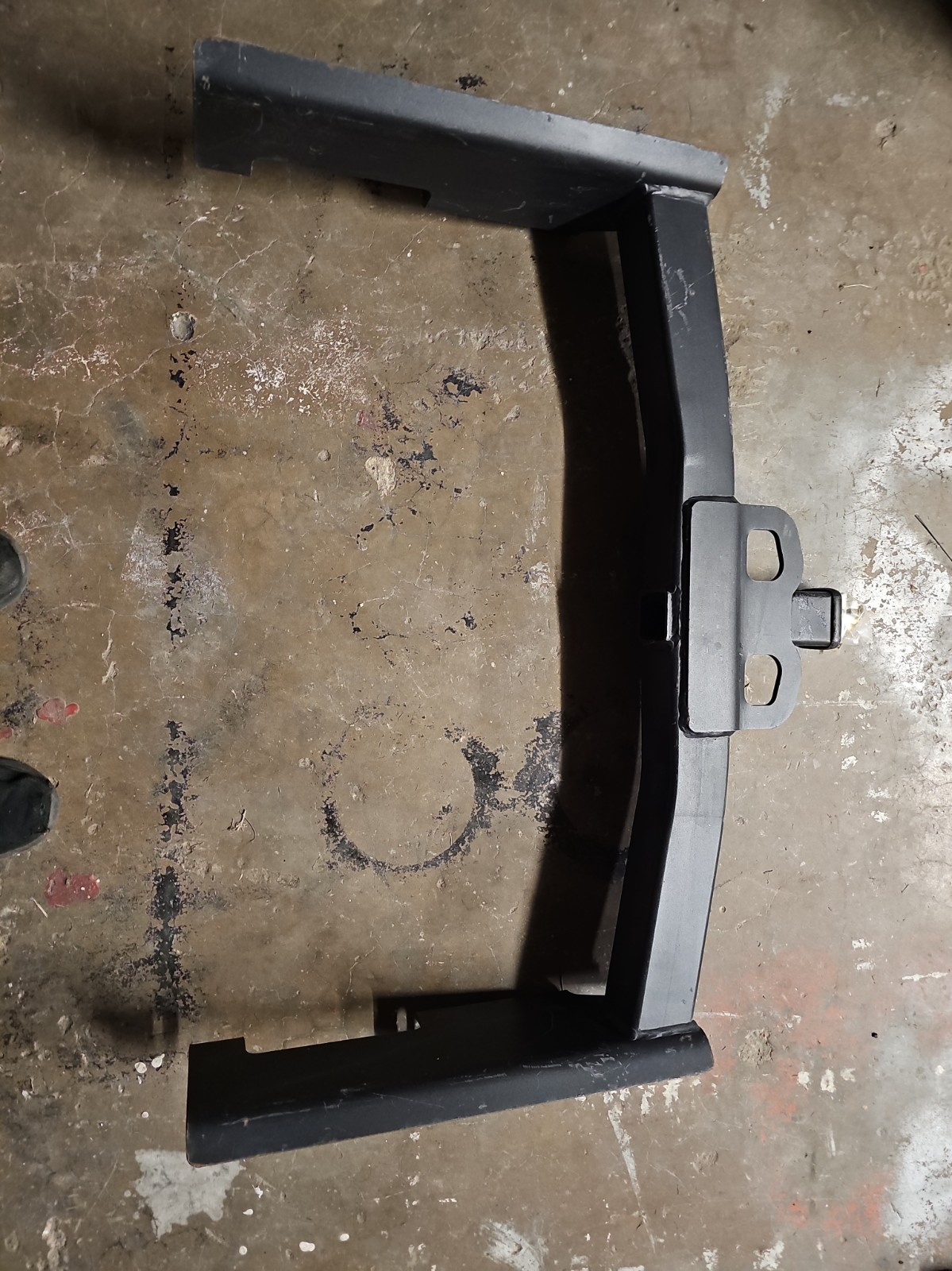Curt 15312 Xtra Duty Class 5 Trailer Hitch Receiver - Fits 8' Bed GM HD Trucks Curt 15312 Xtra Duty Class 5 Trailer Hitch Receiver - Fits 8' Bed GM HD Trucks