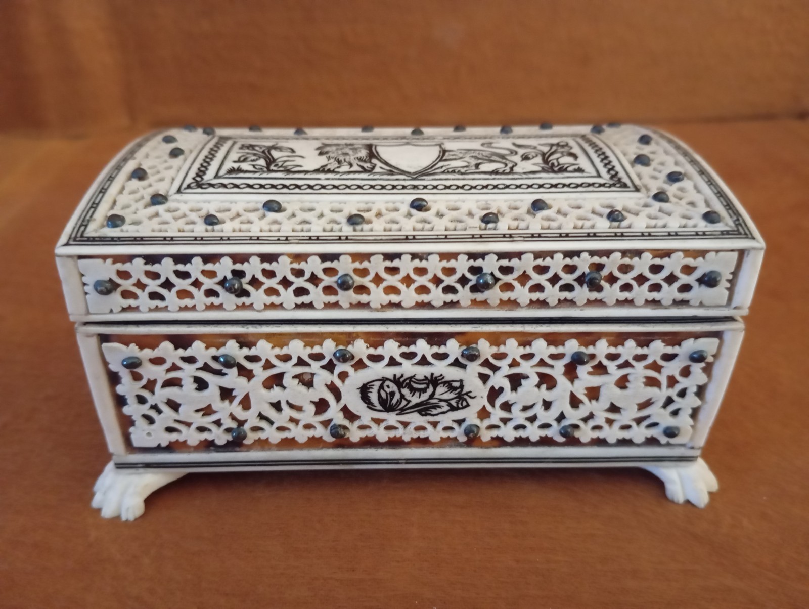 Antique Anglo Indian Bone Sandalwood Footed Jewelry Ring Trinket Box.