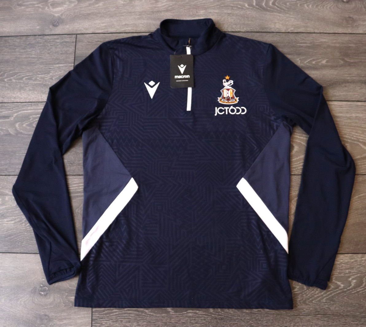 BNWT MACRON BRADFORD CITY BC AFC SOCCER 1/4 ZIP MENS SIZE MEDIUM LONG SLEEVE