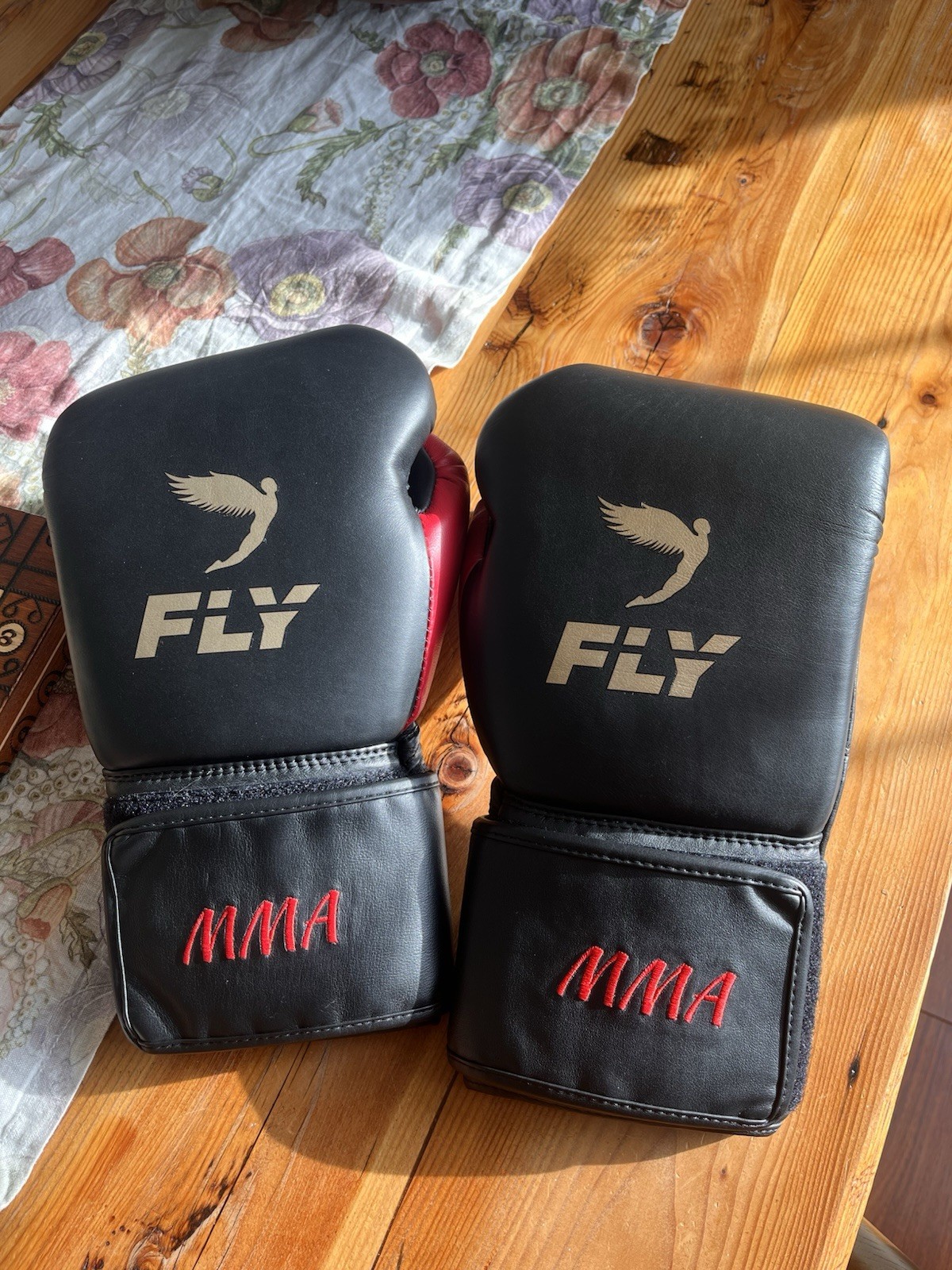 Premium Line Fly Superloop Boxing Gloves 18oz Premium Line Fly Superloop Boxing Gloves 18oz