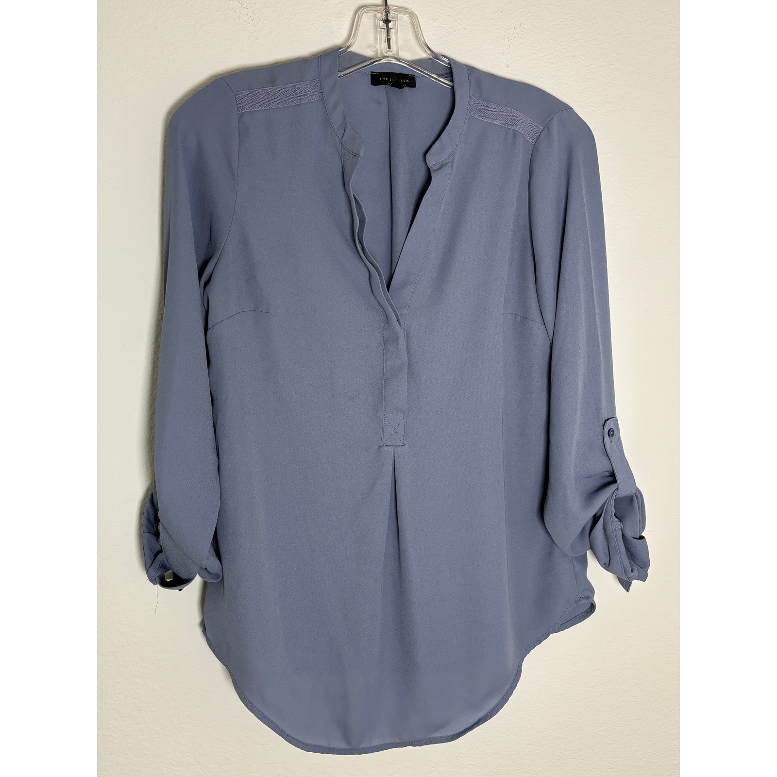 The Limited Womens XS Blue Gray Split Neck Roll Tab Sleeve Blouse Pleated Top The Limited Womens XS Blue Gray Split Neck Roll Tab Sleeve Blouse Pleated Top