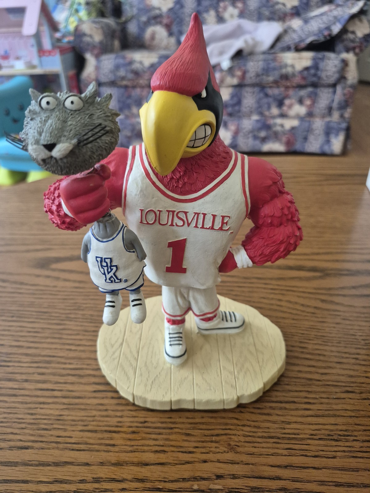 Kentucky Wildcats vs Louisville Cardinals Rivalry Figurine ( BOX INCLUDED ) Kentucky Wildcats vs Louisville Cardinals Rivalry Figurine ( BOX INCLUDED )