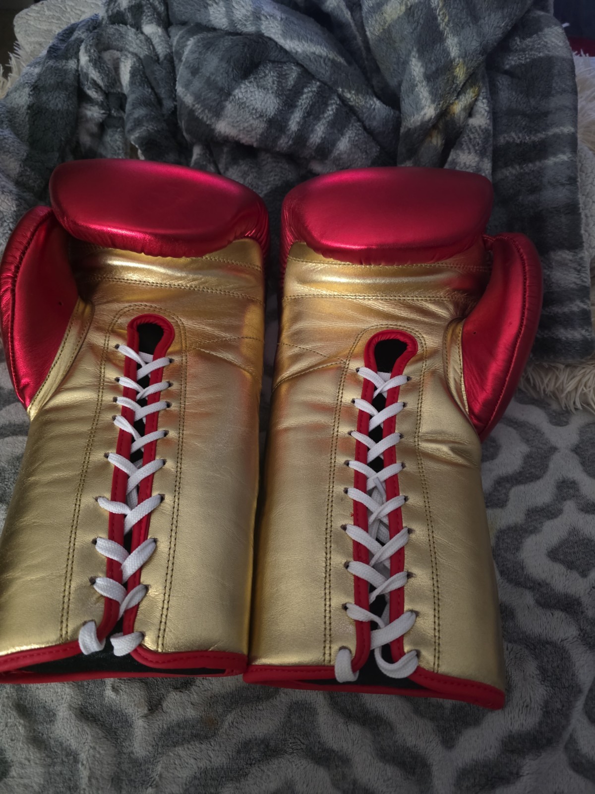 Brand New Never Worn Or Used 18 Oz Red And Gold Gauncho Boxing Gloves Brand New Never Worn Or Used 18 Oz Red And Gold Gauncho Boxing Gloves