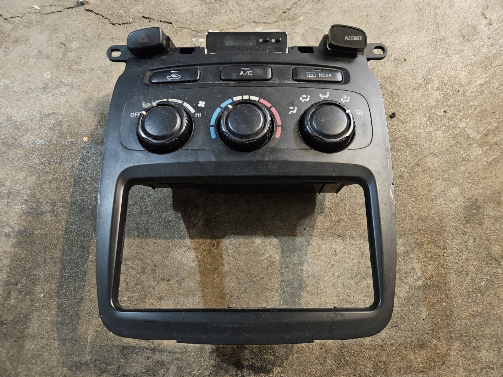 2001-2007 Toyota Highlander A/C Heater Climate Control Manual Black 84010-48091 2001-2007 Toyota Highlander A/C Heater Climate Control Manual Black 84010-48091
