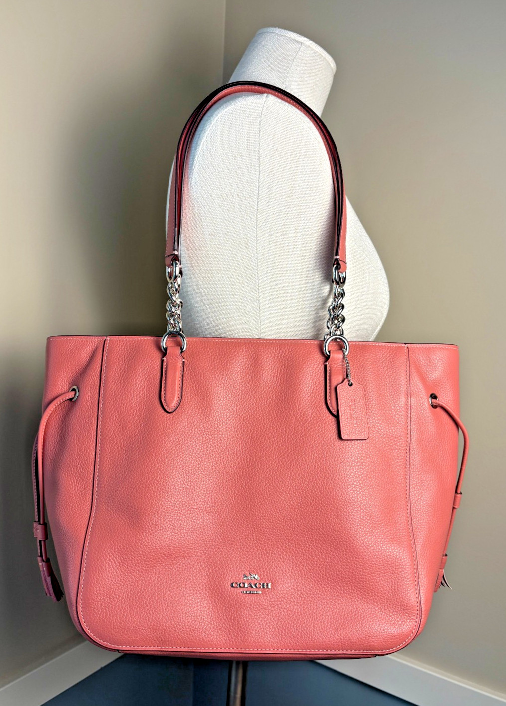 Authentic COACH #F72650 Leather Elle Chain Tote Bag Dusty Pink Purse Handbag Authentic COACH #F72650 Leather Elle Chain Tote Bag Dusty Pink Purse Handbag