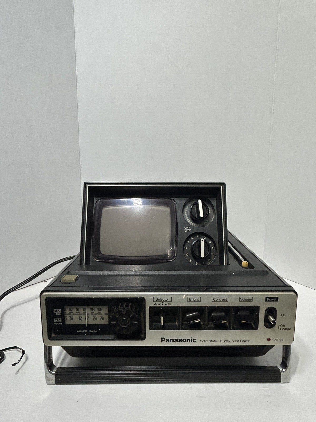 Panasonic Solid State B&W TV Am FM Radio TR-535 Vintage 1975 Portable Working Panasonic Solid State B&W TV Am FM Radio TR-535 Vintage 1975 Portable Working