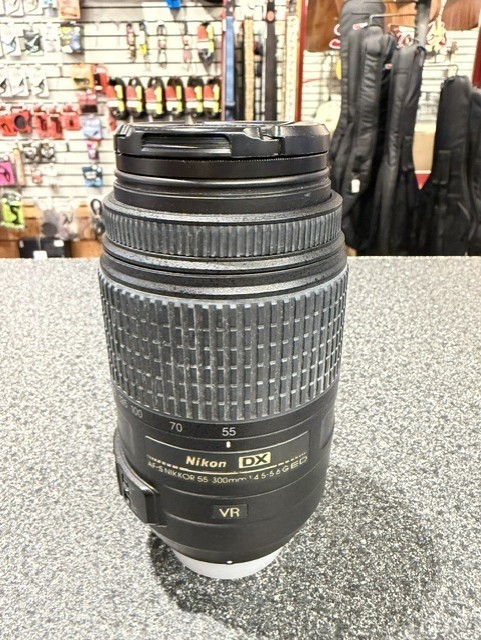 Nikon DX AF-S NIKKOR 55-300mm f/4.5-5.6G ED VR Zoom Lens 58mm Nikon DX AF-S NIKKOR 55-300mm f/4.5-5.6G ED VR Zoom Lens 58mm