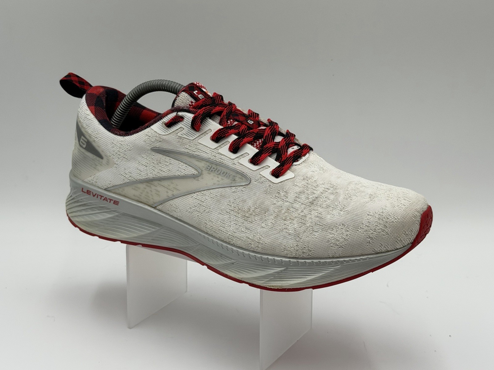 Brooks Levitate 6 Men’s Size 10D  \