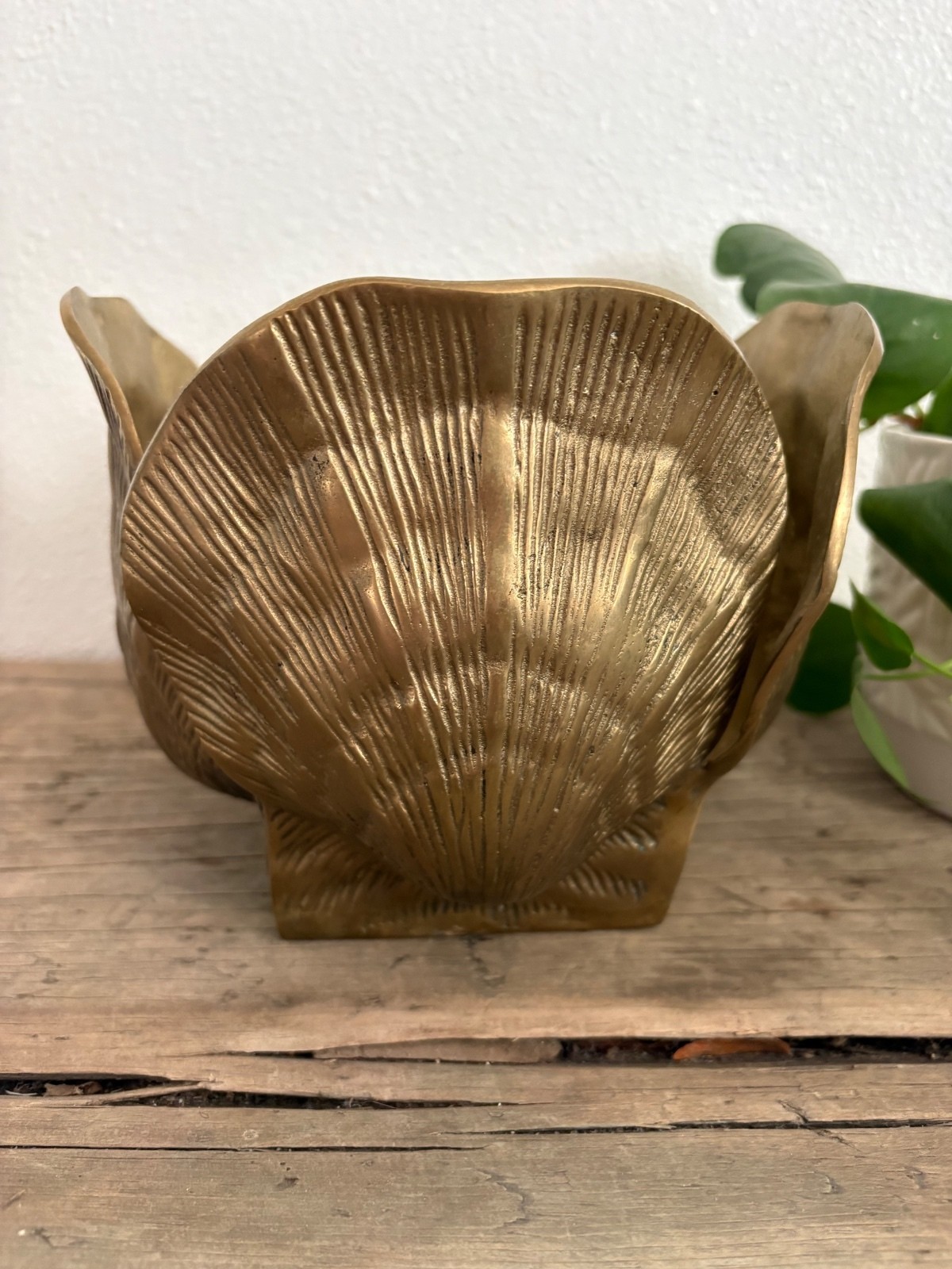 Vintage MCM solid brass seashell planter pot- Vintage MCM solid brass seashell planter pot-