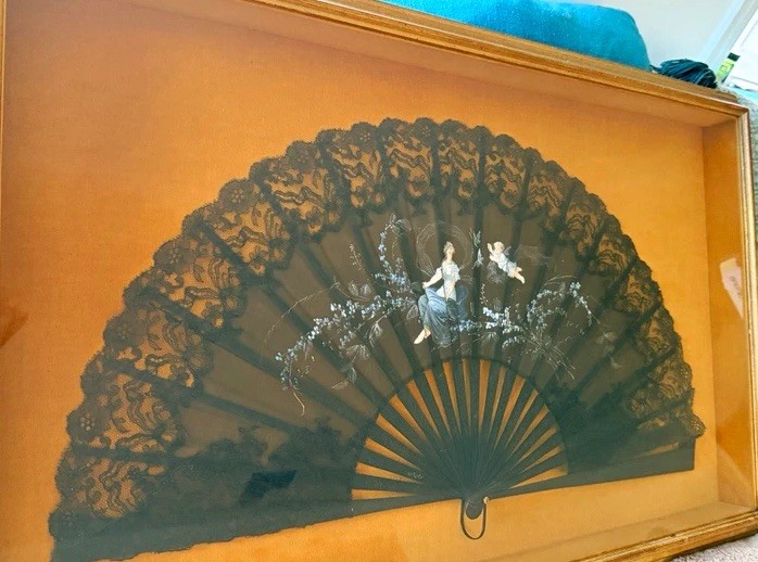 Antique 19th Century Victorian Black Lace Folding Fan – Hand Painted Lady