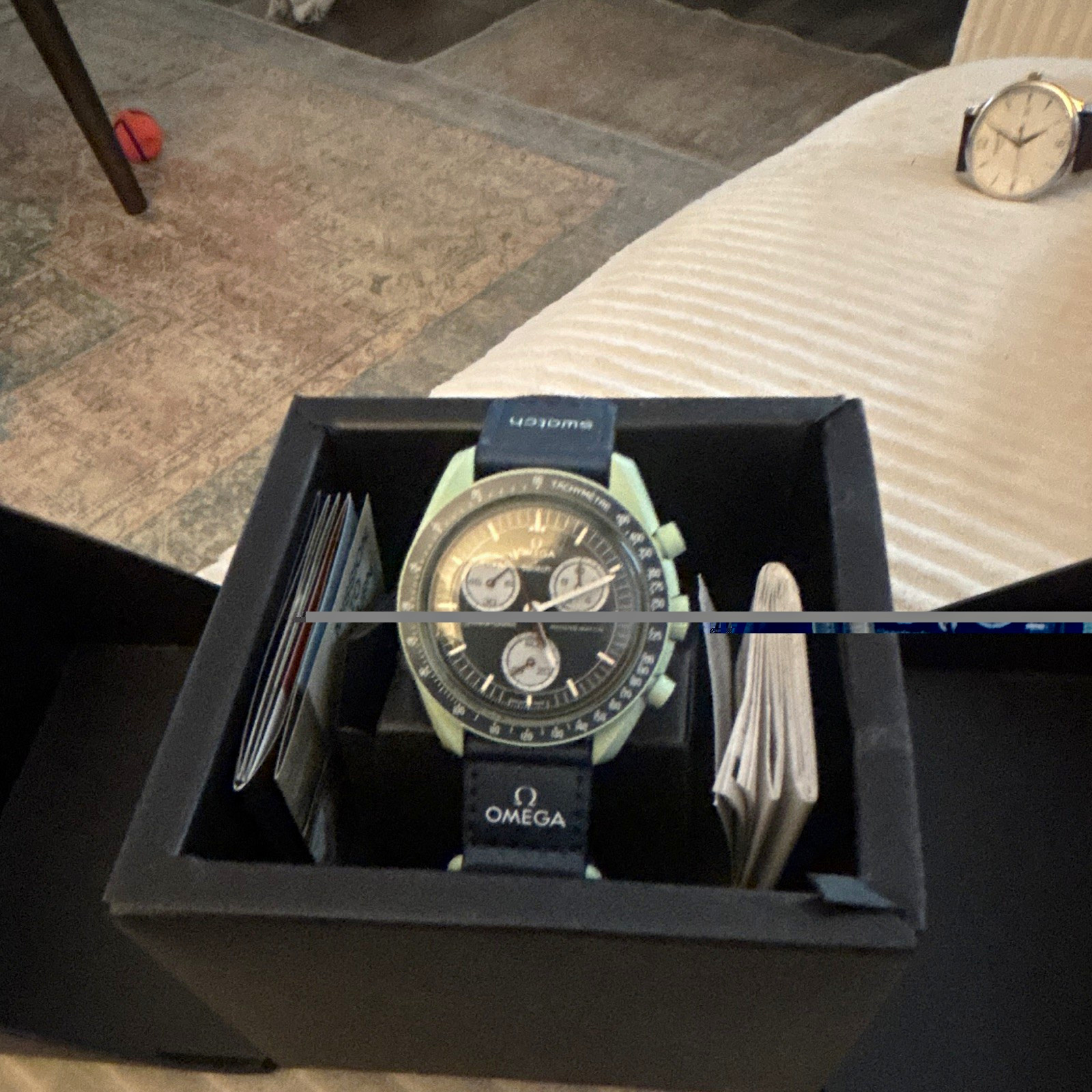 OMEGA x Swatch Mission on Earth MoonSwatch Quartz Chrono 42mm Box/Papers