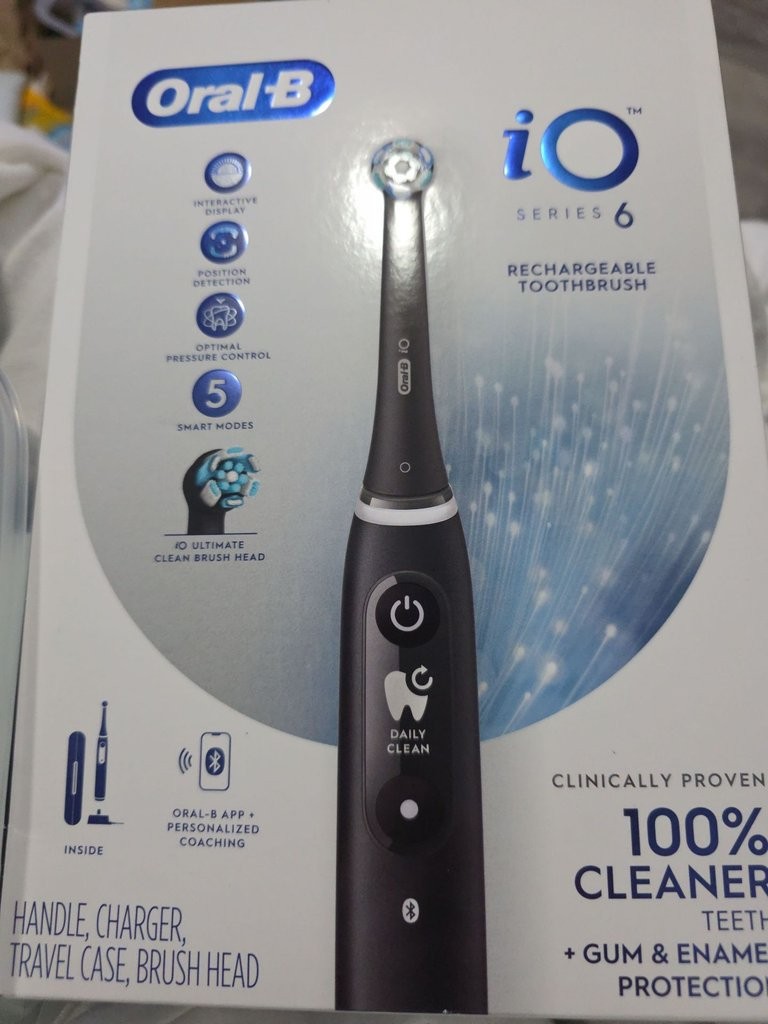 Oral-B iO Series 6 Electric Toothbrush - Black