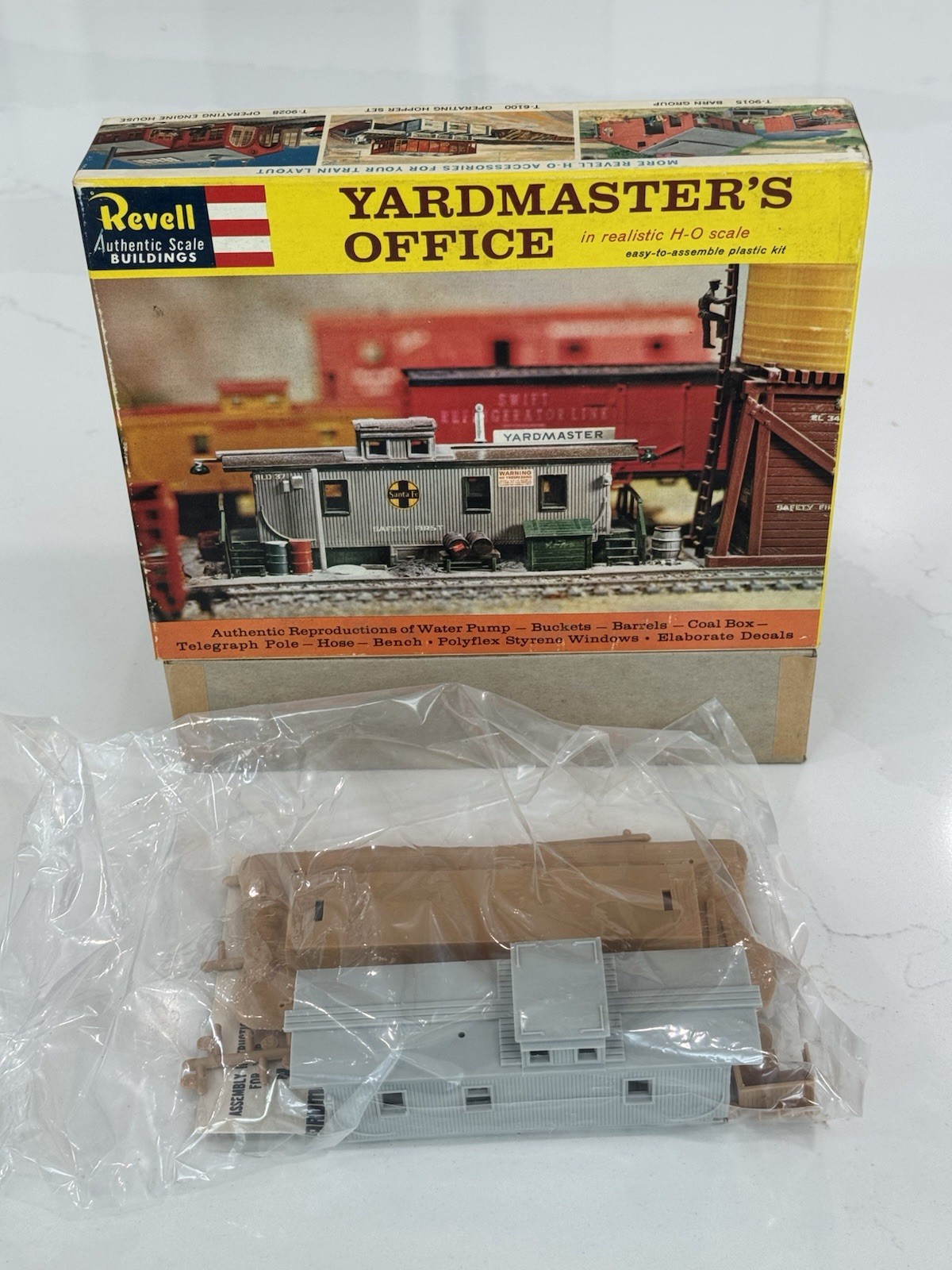 Vintage 1960 Revell HO T-9032:149 Yardmaster\'s Office Converted Caboose