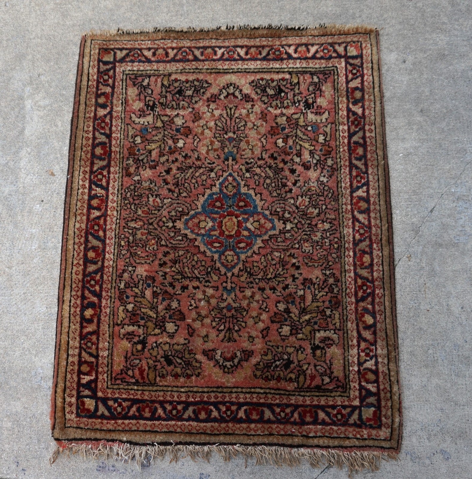 Antique Sarouk Rug 22 Antique Sarouk Rug 22