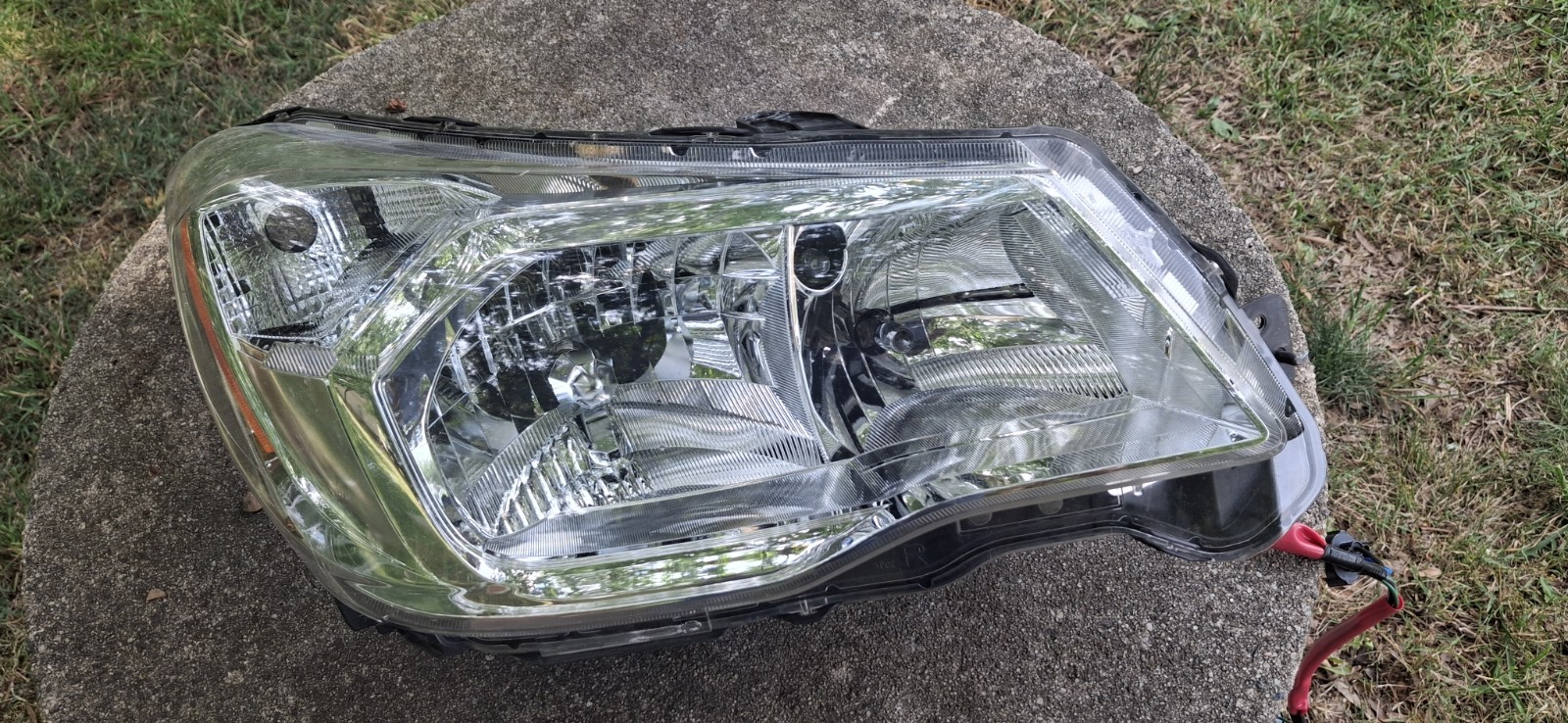 2014-2016 Subaru forester   left headlampGood Used Headlamp