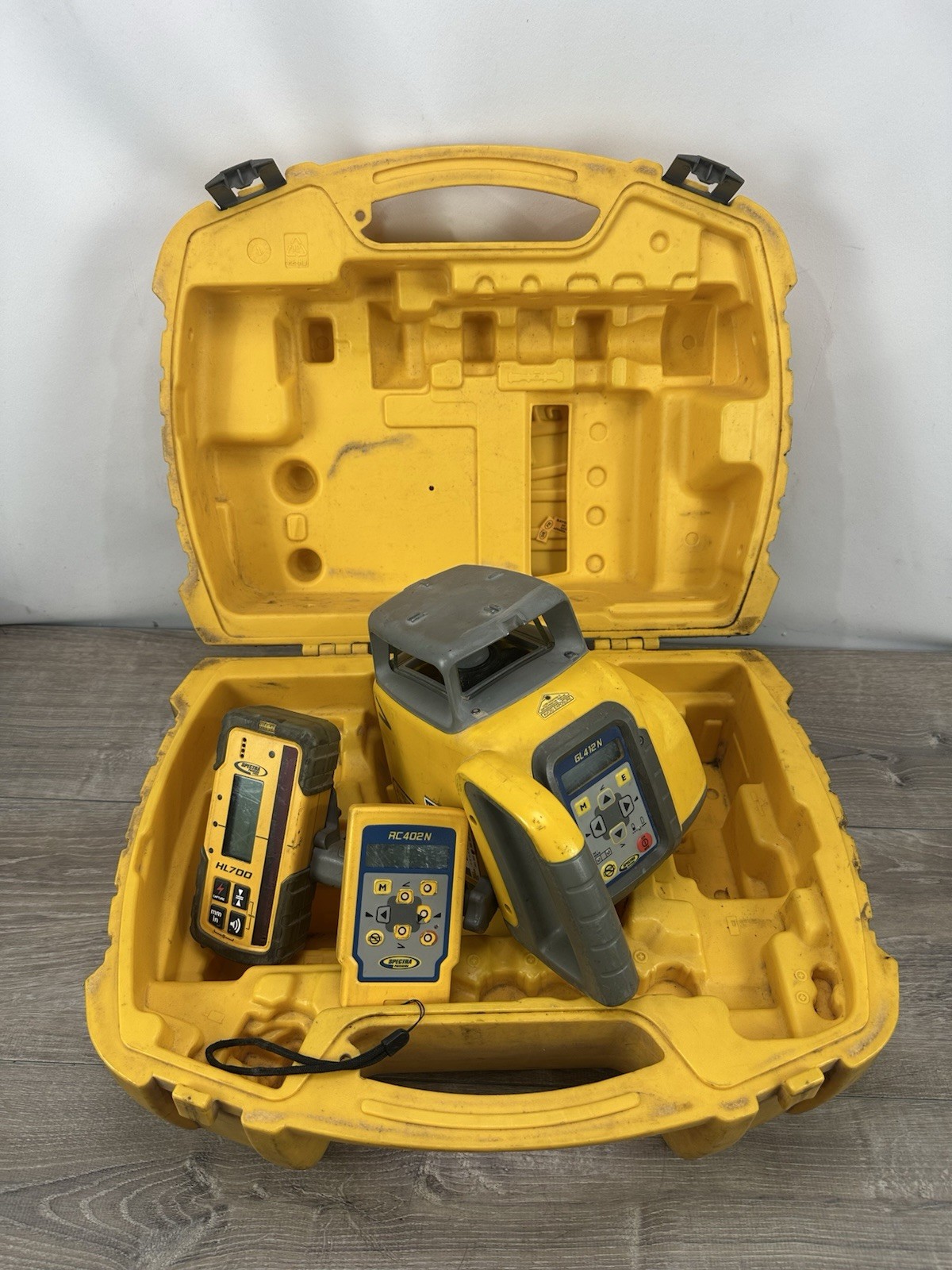 Spectra Laser GL412N Single Grade Laser w/ HL700 Receiver & RC402N Remote & Case