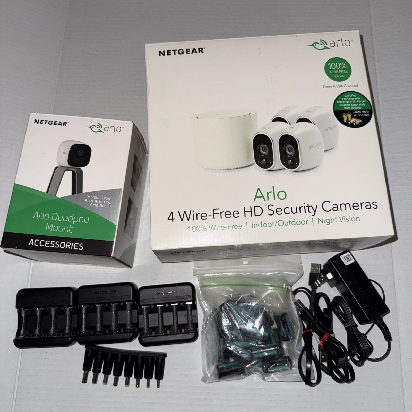 Netgear Arlo Wire-Free Security System VMS3430 | 4 Cameras | Base + Mounts New
