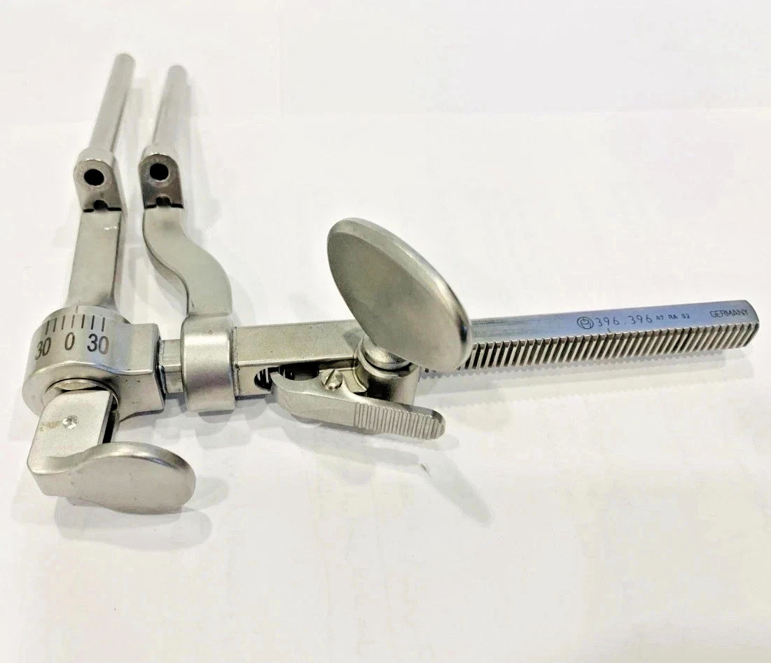Medtronic Adjustable Cervical Neuro Spine Distractor  Best Quality