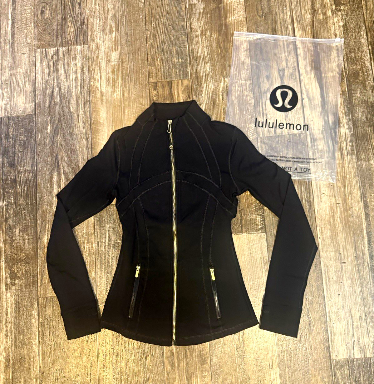 lululemon Define Track Jacket Women’s Size 6 Black Full Zip Zipped Pockets lululemon Define Track Jacket Women’s Size 6 Black Full Zip Zipped Pockets