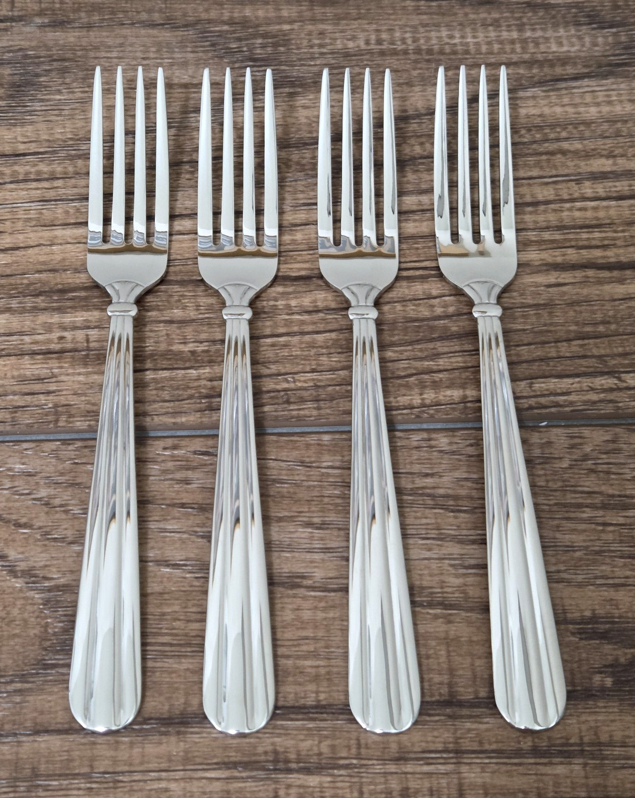 Oneida UNITY Lot of 4 Dinner Forks Stainless Steel 7.75 Oneida UNITY Lot of 4 Dinner Forks Stainless Steel 7.75