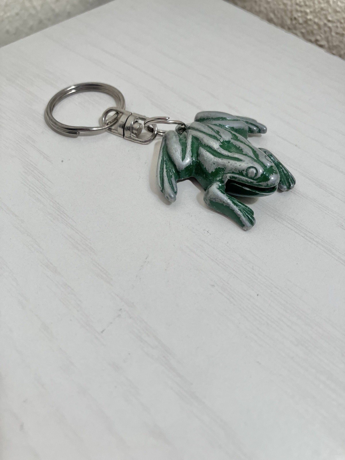VINTAGE LUCKY Metal Frog Pet Dog Trainer Clicker Keychain-*SOME COSMETIC WEAR*