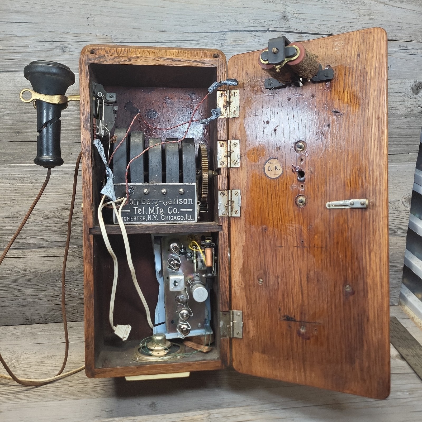 Antique Early 1900's STROMBERG-CARLSON Box Wall Crank Wood Untested 