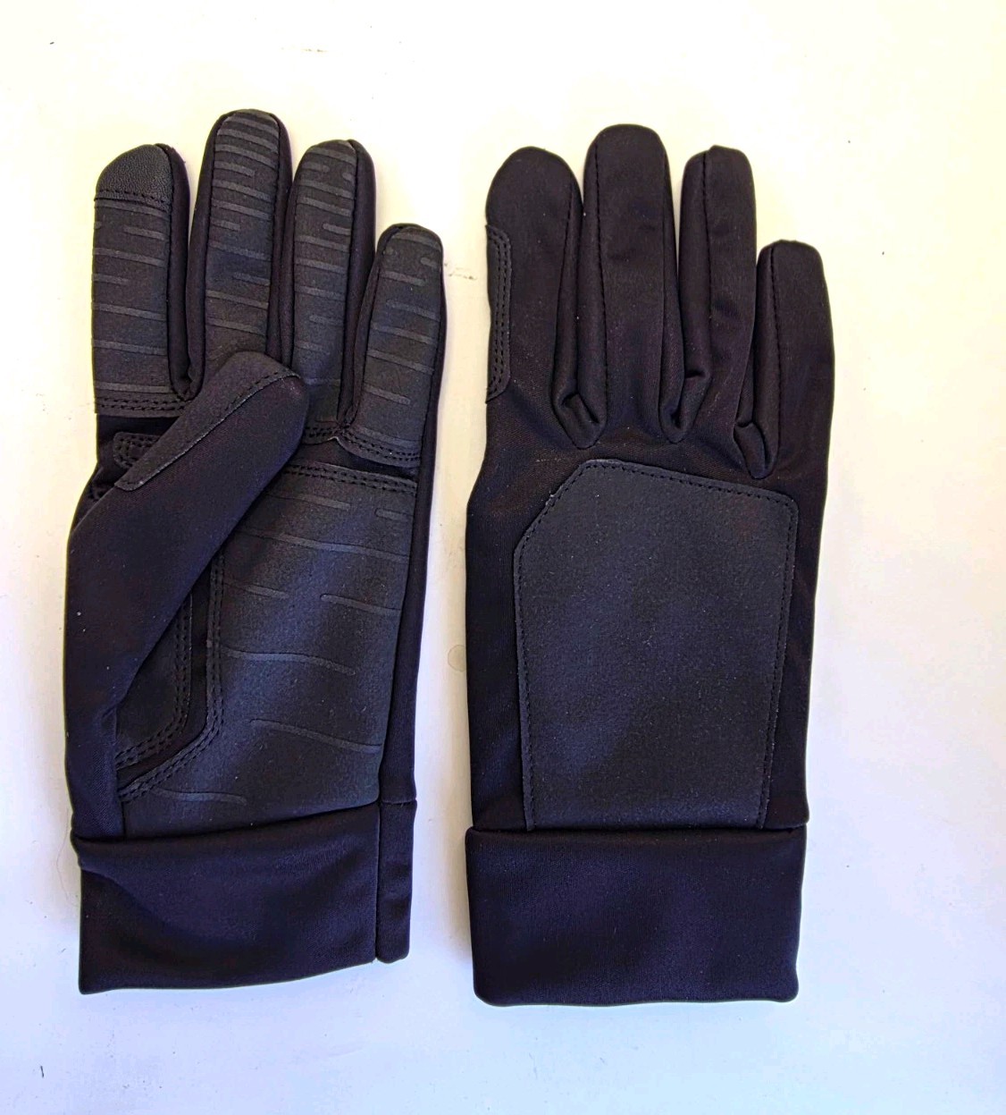 Rolls-Royce Black charging cable gloves part number 80235B41921 Small Size Rolls-Royce Black charging cable gloves part number 80235B41921 Small Size