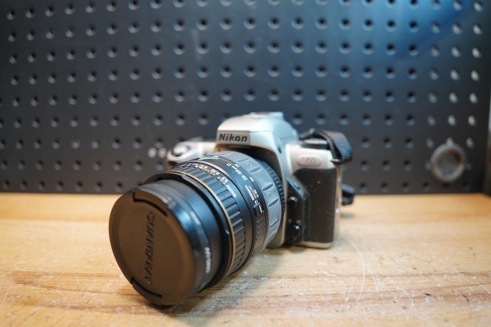 (D) Nikon N65 35mm SLR Film Camera w Quantaray 28-90mm Aspherical Macro Lens
