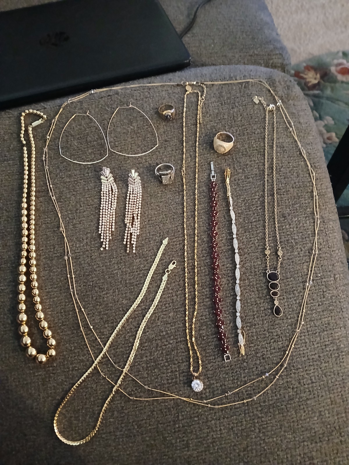 Large jewelry lot 12 piece, Necklaces, bracelets, rings, earrings untested Large jewelry lot 12 piece, Necklaces, bracelets, rings, earrings untested