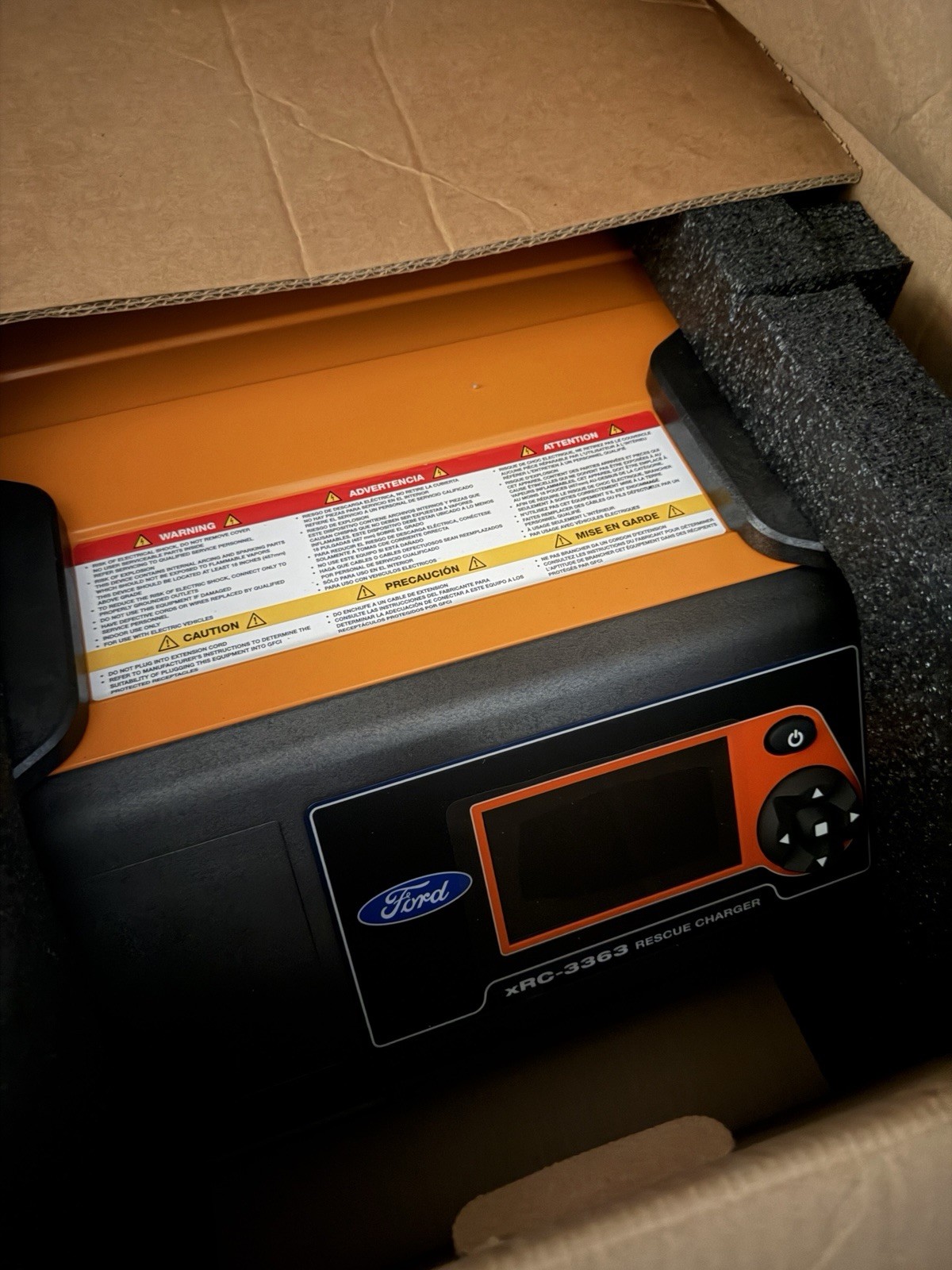 Ford Dealership Hybrid Rescuer Charger Brand New XRC-3363 Ford Dealership Hybrid Rescuer Charger Brand New XRC-3363