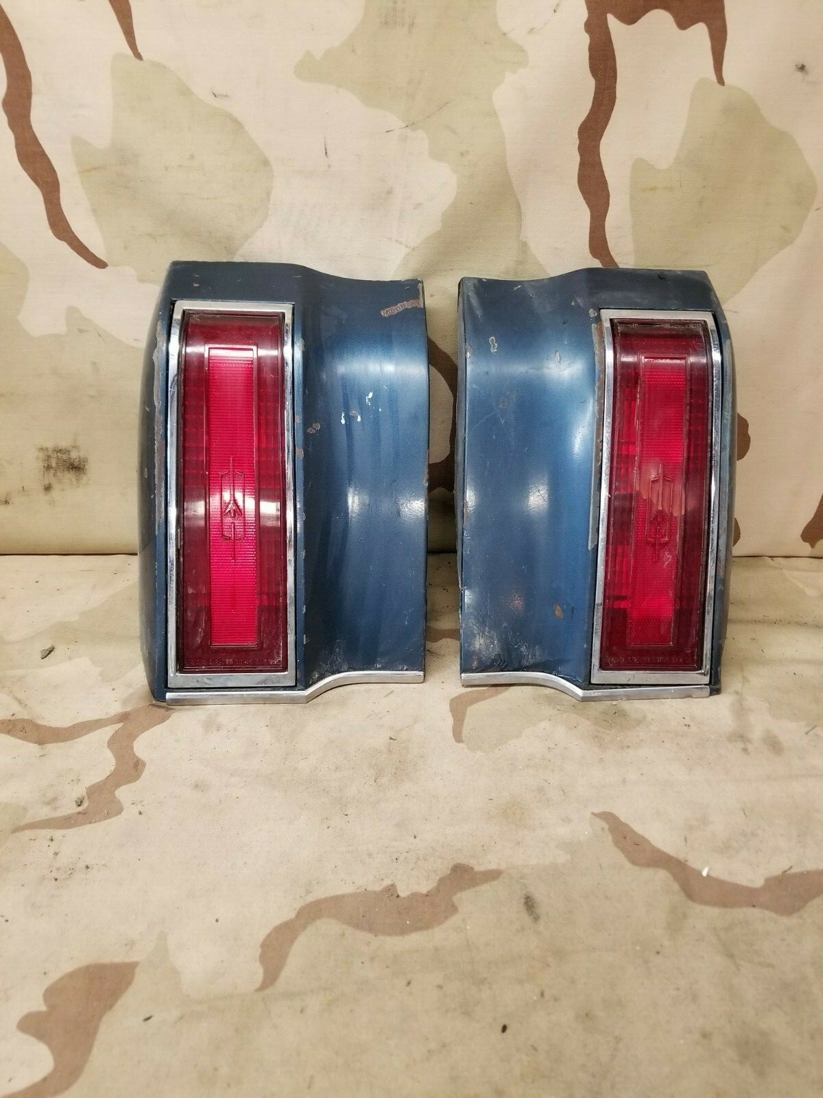 1976 1977 76 77 Oldsmobile Tail Light Bezel Extention RH LH OEM Olds 