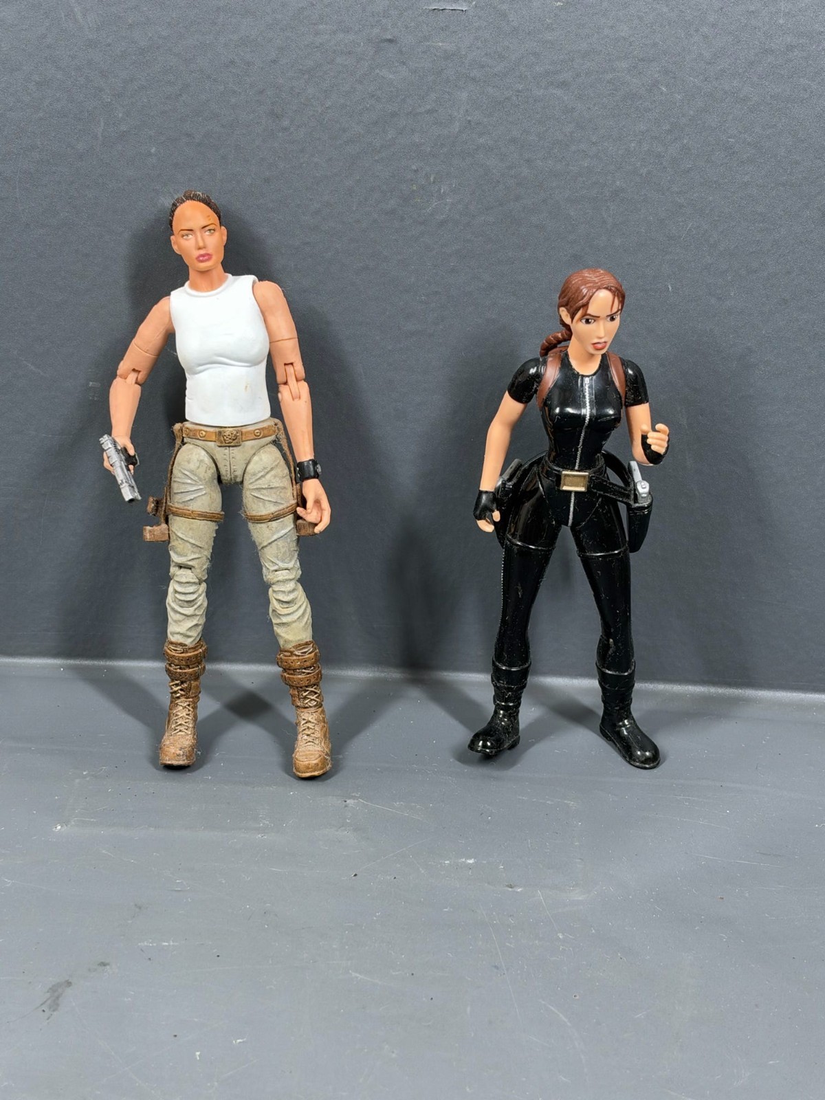 Tomb Raider Lara Croft Figures Lot of 2 Playmates 2000 Catsuit & NECA 2007 VTG