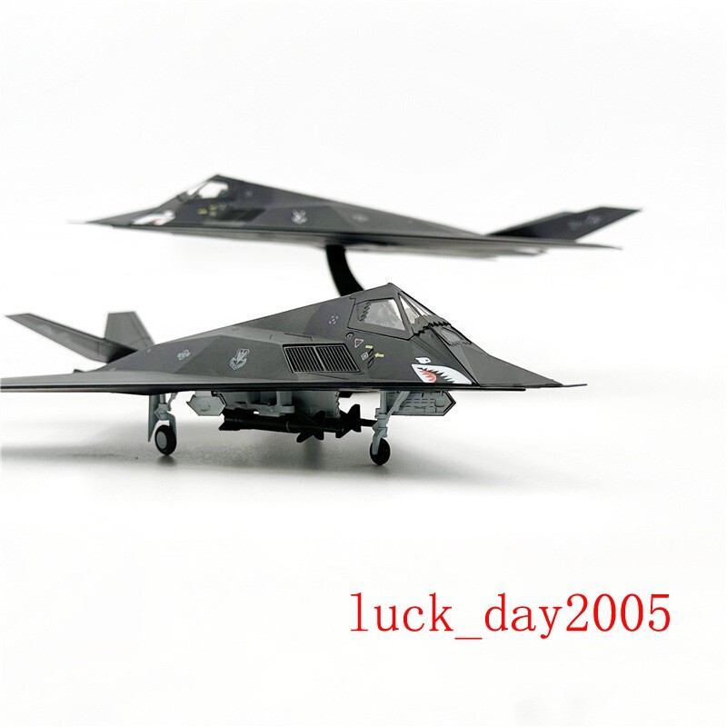 Wltk USAF F-117 Nighthawk Stealth Attack Aircraft Shark Mouth 1/72 Diecast Model